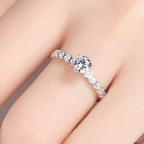 Solid 925 Sterling Silver Beehive Dainty Ring - Picture 10 of 10